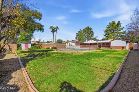 Exterior - 3223 E Weldon Ave, Phoenix, AZ 85018 photo 8 of 10