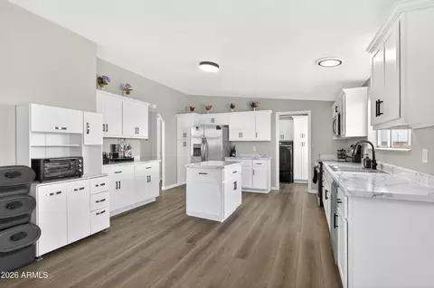 936 Deer Field Blvd, Winslow, AZ 86047