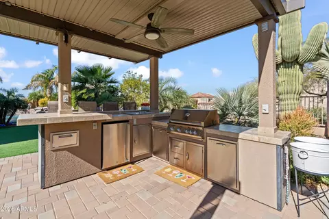 Kitchen - 6026 E Vermillion Cir, Mesa, AZ 85215 photo 4 of 4