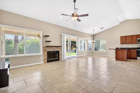 Living - 919 N Starling Dr, Gilbert, AZ 85234 photo 4 of 7
