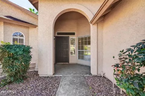 Exterior - 919 N Starling Dr, Gilbert, AZ 85234 photo 2 of 6