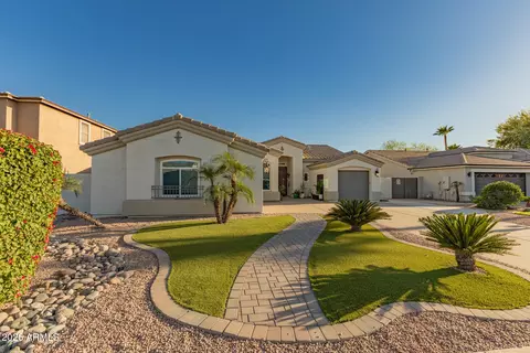 Exterior - 3257 E Maplewood St, Gilbert, AZ 85297 photo 2 of 10