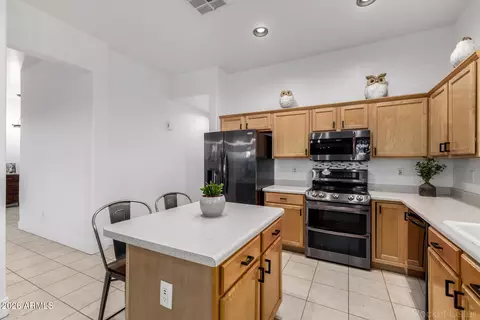 Kitchen - 3257 E Maplewood St, Gilbert, AZ 85297 photo 4 of 7