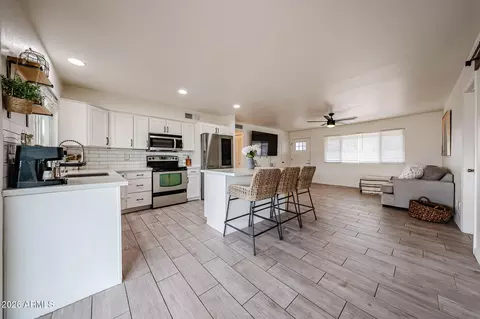 Kitchen - 5743 S Westfall Ave, Tempe, AZ 85283 photo 3 of 5