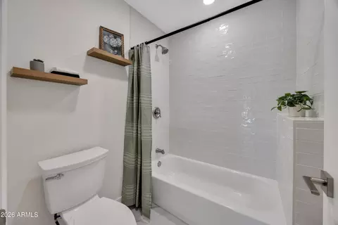 Bath - 2107 W Marlette Ave, Phoenix, AZ 85015 photo 4 of 4