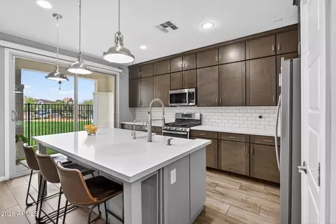 Kitchen - 690 N Sparrow Ct, Gilbert, AZ 85234 photo 3 of 7