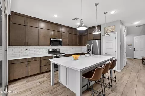 Kitchen - 690 N Sparrow Ct, Gilbert, AZ 85234 photo 2 of 7