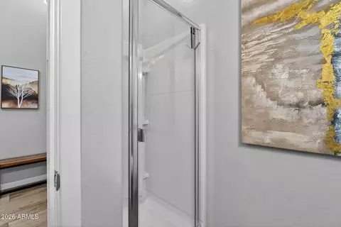 Bath - 690 N Sparrow Ct, Gilbert, AZ 85234 photo 5 of 7