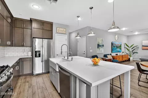 Kitchen - 690 N Sparrow Ct, Gilbert, AZ 85234 photo 4 of 7