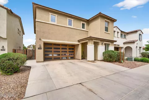 Exterior - 690 N Sparrow Ct, Gilbert, AZ 85234 photo 2 of 5