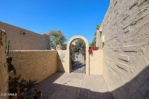 3013 W Phelps Rd, Phoenix, AZ 85053