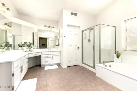 Bath - 3827 E Glenhaven Dr, Phoenix, AZ 85048 photo 1 of 3