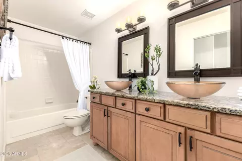 Bath - 3827 E Glenhaven Dr, Phoenix, AZ 85048 photo 3 of 3