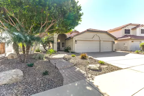 3827 E Glenhaven Dr, Phoenix, AZ 85048