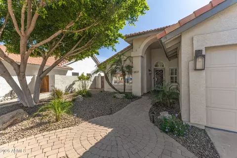 Exterior - 3827 E Glenhaven Dr, Phoenix, AZ 85048 photo 2 of 7