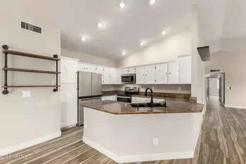 4341 E Betty Elyse Ln, Phoenix, AZ 85032 photo 3