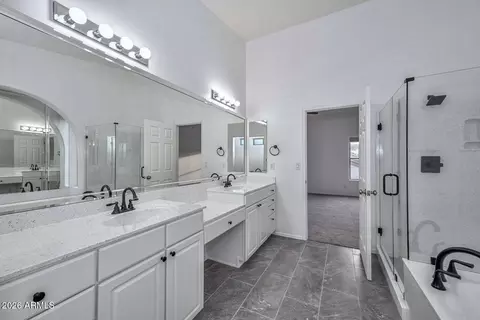 Bath - 1942 E Claire Dr E, Phoenix, AZ 85022 photo 3 of 4
