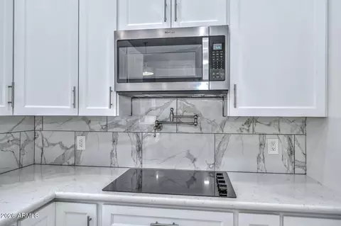 Kitchen - 1942 E Claire Dr E, Phoenix, AZ 85022 photo 4 of 5
