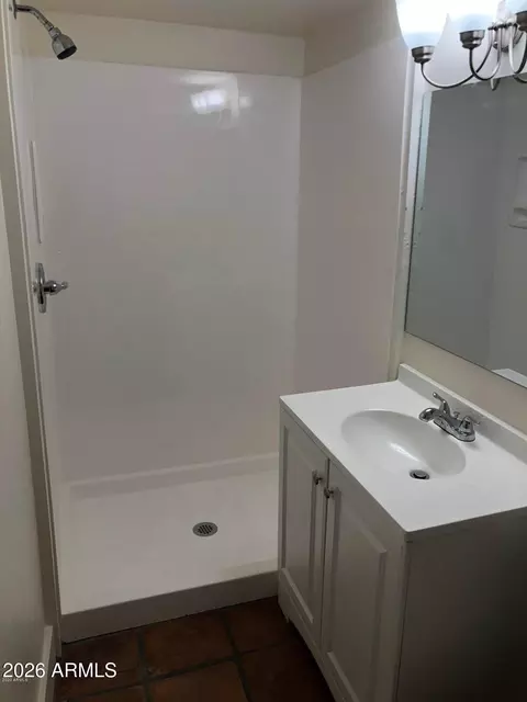 Bath - 347 N 16th Ave, Phoenix, AZ 85007 photo 2 of 2