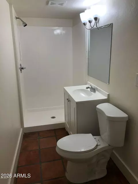Bath - 347 N 16th Ave, Phoenix, AZ 85007 photo 1 of 2
