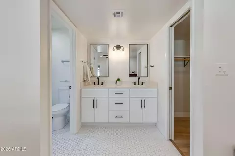 Bath - 11229 N 23rd Pl, Phoenix, AZ 85028 photo 1 of 1