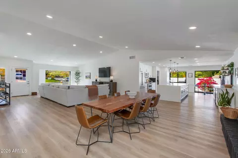 Dining - 11229 N 23rd Pl, Phoenix, AZ 85028 photo 2 of 2