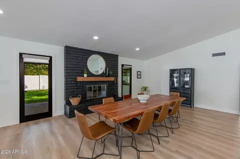 Dining - 11229 N 23rd Pl, Phoenix, AZ 85028 photo 1 of 2