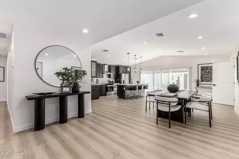 Entry Way - 2507 E Devonshire Ave, Phoenix, AZ 85016 photo 1 of 1