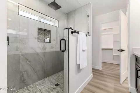 Bath - 2507 E Devonshire Ave, Phoenix, AZ 85016 photo 2 of 5