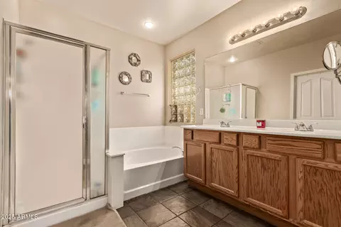 Bath - 3806 E Packard Dr, Gilbert, AZ 85298 photo 1 of 2