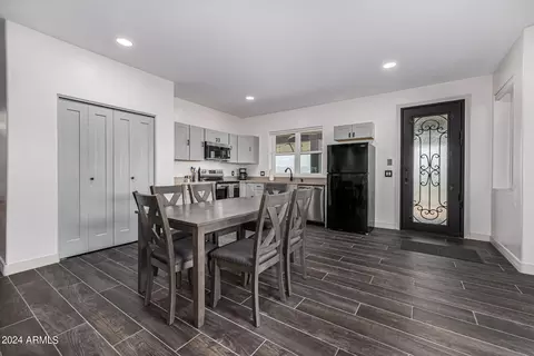 Dining - 1829 W Cloud Rd, Phoenix, AZ 85086 photo 3 of 3