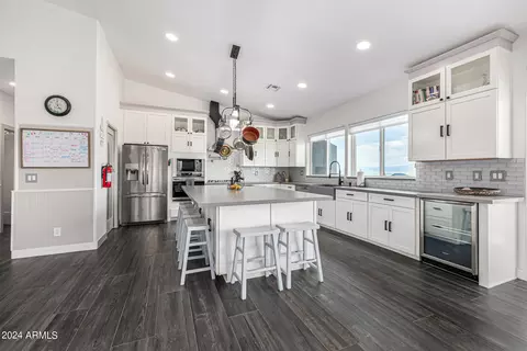 Kitchen - 1829 W Cloud Rd, Phoenix, AZ 85086 photo 2 of 10