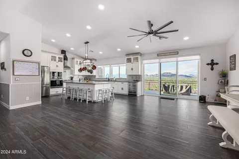 Kitchen - 1829 W Cloud Rd, Phoenix, AZ 85086 photo 1 of 10