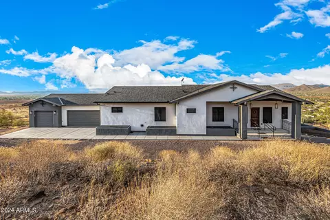Exterior - 1829 W Cloud Rd, Phoenix, AZ 85086 photo 4 of 30