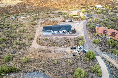 View/Area - 1829 W Cloud Rd, Phoenix, AZ 85086 photo 3 of 8