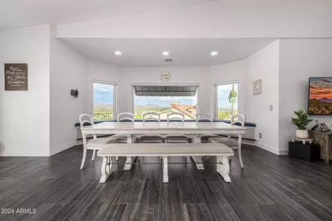 Dining - 1829 W Cloud Rd, Phoenix, AZ 85086 photo 2 of 3