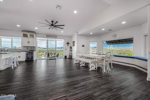 Dining - 1829 W Cloud Rd, Phoenix, AZ 85086 photo 1 of 3