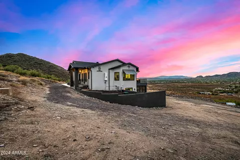 Exterior - 1829 W Cloud Rd, Phoenix, AZ 85086 photo 4 of 31