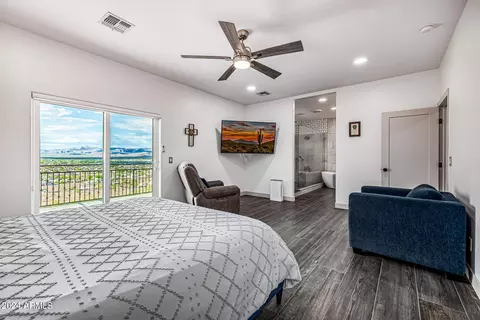 Bedroom - 1829 W Cloud Rd, Phoenix, AZ 85086 photo 4 of 10