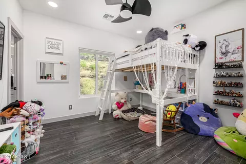 Bedroom - 1829 W Cloud Rd, Phoenix, AZ 85086 photo 7 of 10