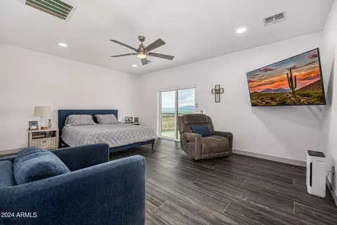 Bedroom - 1829 W Cloud Rd, Phoenix, AZ 85086 photo 1 of 10