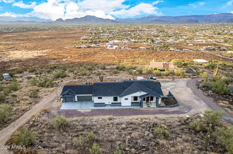 View/Area - 1829 W Cloud Rd, Phoenix, AZ 85086 photo 2 of 8