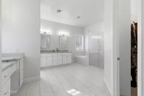 Bath - 3425 E Mockingbird Dr, Gilbert, AZ 85234 photo 1 of 6