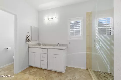 Bath - 3425 E Mockingbird Dr, Gilbert, AZ 85234 photo 6 of 6
