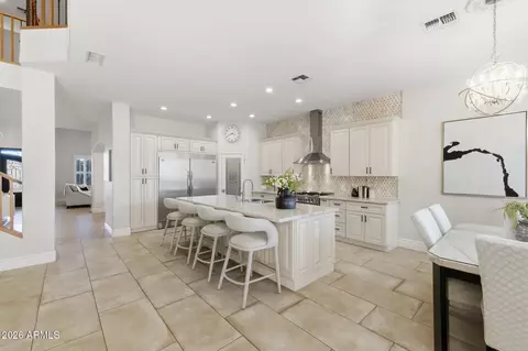 Kitchen - 3425 E Mockingbird Dr, Gilbert, AZ 85234 photo 3 of 4
