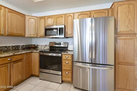 Kitchen - 4202 E Broadway Rd #50, Mesa, AZ 85206 photo 9 of 10