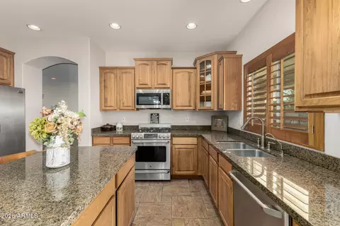 Kitchen - 3015 E Packard Dr, Gilbert, AZ 85298 photo 3 of 4