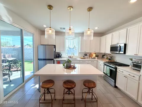 Kitchen - 2037 S Saguaro Dr, Apache Junction, AZ 85120 photo 2 of 4