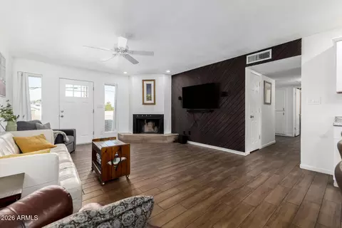 Living - 2249 E Greenway Rd, Phoenix, AZ 85022 photo 1 of 1