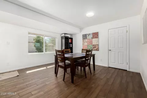 Dining - 2249 E Greenway Rd, Phoenix, AZ 85022 photo 2 of 2
